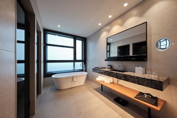 Junior Room, Terrace (Suite, Single Use)