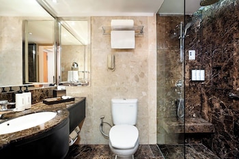 Deluxe Room, 1 King Bed (Walk-In Shower)