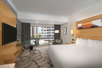 Deluxe Room, 1 King Bed, Accessible