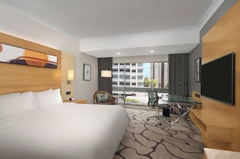 Deluxe Room, 1 King Bed, Accessible