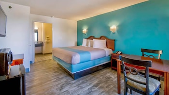 Standard Room, 1 King Bed, Non Smoking