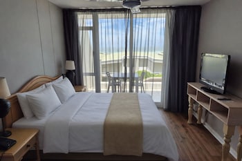 Standard Studio, 1 Queen Bed