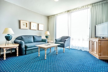 Room, Sea View