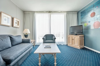 Room, Sea View