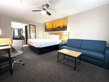 Deluxe Room, 1 King Bed with Sofa bed, Non Smoking