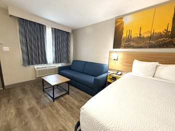 Deluxe Room, 1 King Bed with Sofa bed, Non Smoking