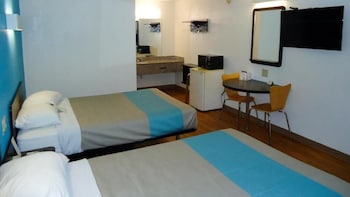Standard Room, 2 Double Beds, Non Smoking