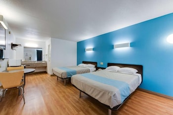 Standard Room, 2 Double Beds, Non Smoking