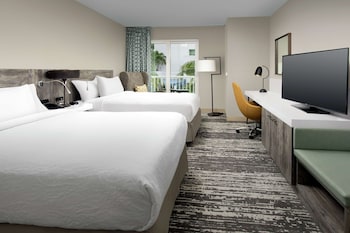Room, 1 King Bed, Pool View