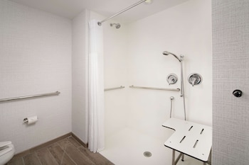 Room, 1 King Bed, Accessible (Hearing)