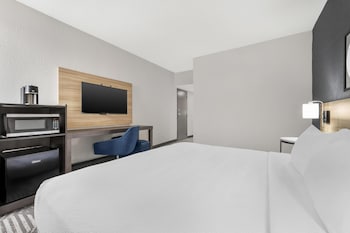 Standard Room, 1 King Bed, Accessible, Refrigerator & Microwave (Refrigerator & Microwave)