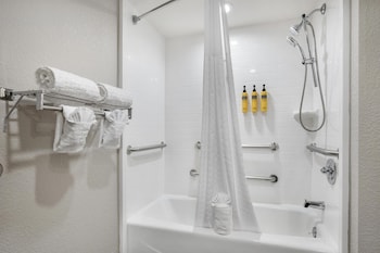 Standard Room, 1 King Bed, Accessible, Refrigerator & Microwave (Refrigerator & Microwave)