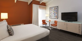 Deluxe Room, 1 King Bed