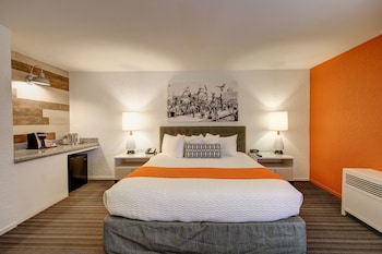 Deluxe Room, 1 King Bed