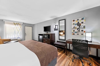 Standard Room, 1 King Bed, Smoking, Refrigerator & Microwave