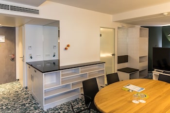 Suite, 1 King Bed