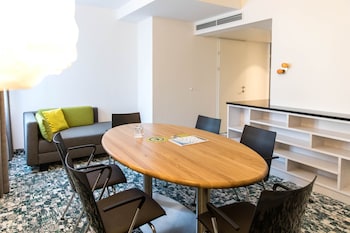 Suite, 1 King Bed