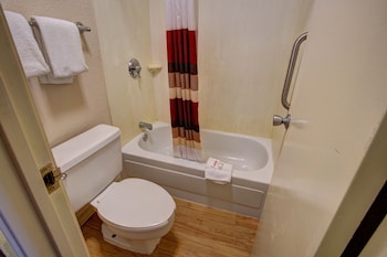 Standard Room, 1 King Bed (Smoke Free)