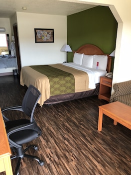 Suite, 1 King Bed, Smoking