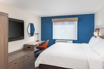 Standard Room, 1 King Bed, Accessible (Roll-In Shower)