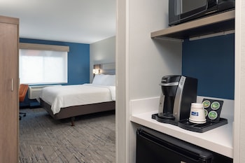 Standard Room, 1 King Bed, Accessible (Roll-In Shower)