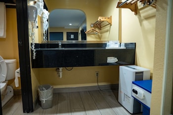 Room, 2 Queen Beds, Accessible, Non Smoking