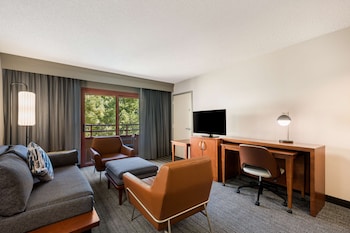 Superior Suite, Multiple Beds (One Bedroom two Queens)