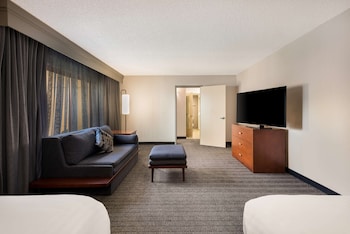 Superior Suite, Multiple Beds (One Bedroom two Queens)