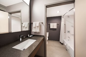 Room, 1 King Bed, Accessible (Hearing)