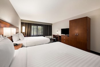 Room, 2 Queen Beds, Accessible (Mobility Tub)