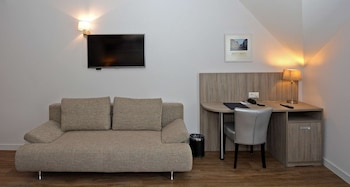 Standard Room, 1 Double Bed, Non Smoking, Bathtub (with Sofabed)