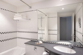 Standard Room, 1 Queen Bed