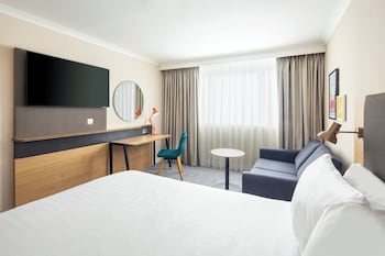 Premium Room, 1 Queen Bed (Stocked Minibar)