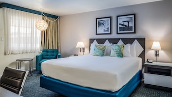 Superior Room, 1 King Bed, Executive Level