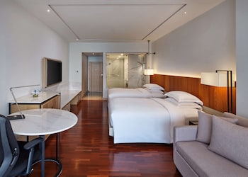 Family Room, Multiple Beds