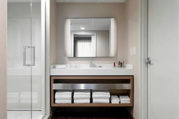 Room, 2 Queen Beds (Mobility Accessible, Roll-in Shower)