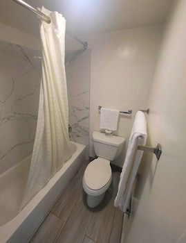 Room, 2 Queen Beds, Non Smoking