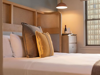 Classic Room, 1 Queen Bed