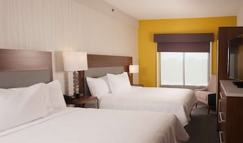 Suite, 2 Queen Beds, Accessible