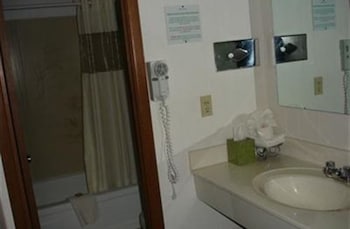 Log Room, 3 Beds, Ground Floor