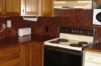 The Suite, One Bedroom Suite with Multiple Beds and Full Kitchen, Second Floor