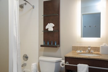 Room, 2 Queen Beds (Pool Access)