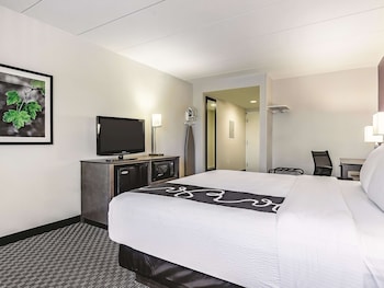 Suite, 1 King Bed, Non Smoking