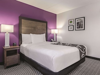 Room, 1 Queen Bed, Accessible, Non Smoking (Mobility/Hearing Impaired Accessible)