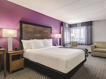 Suite, 1 King Bed, Non Smoking