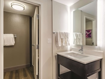Suite, 1 King Bed, Non Smoking