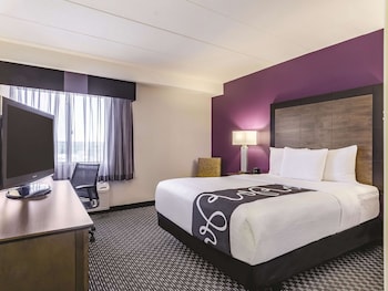 Room, 1 Queen Bed, Accessible, Non Smoking (Mobility/Hearing Impaired Accessible)