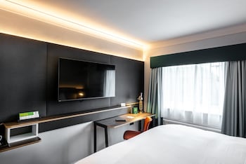 Standard Room, 1 Queen Bed