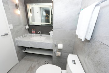 Standard Room, 2 Queen Beds, Garden View