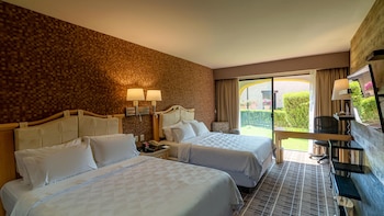 Standard Room, 2 Queen Beds, Ground Floor